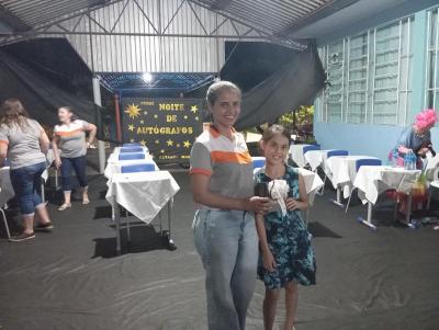 Noite de Autógrafos reuniu centenas de pessoas em Rio Bonito do Iguaçu